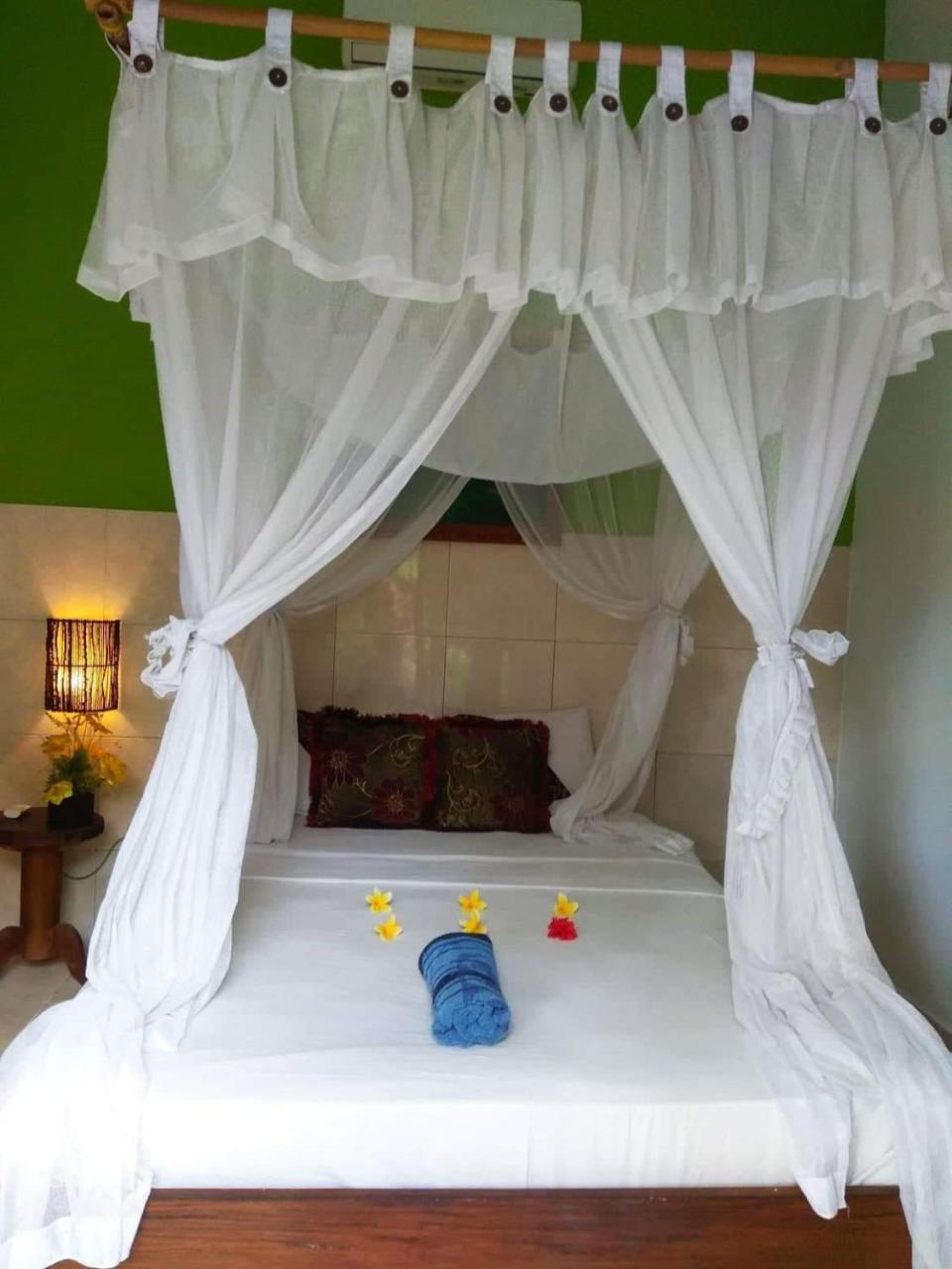 Rumahku Homestay Amed Екстериор снимка